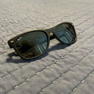 Ray-Ban Black New Wayfarer Sunglasses